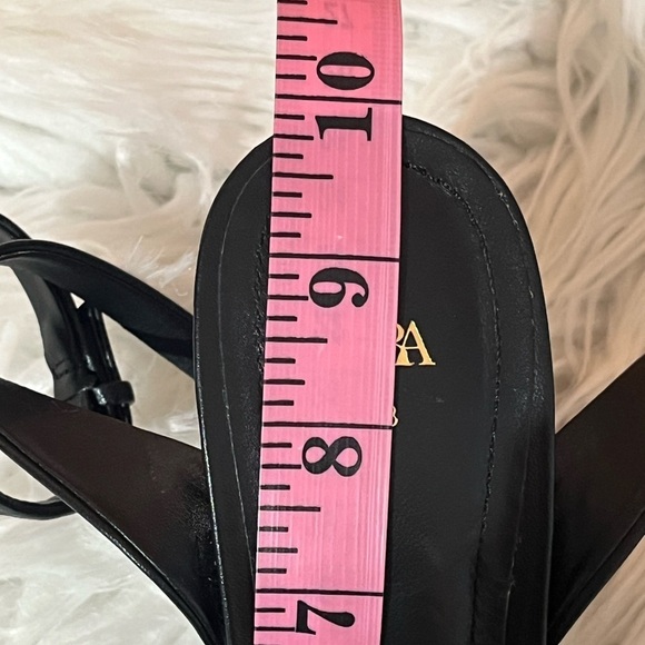 ZARA Heeled Black Leather Sandals Chunky Gold Chain Detail - Picture 13 of 15